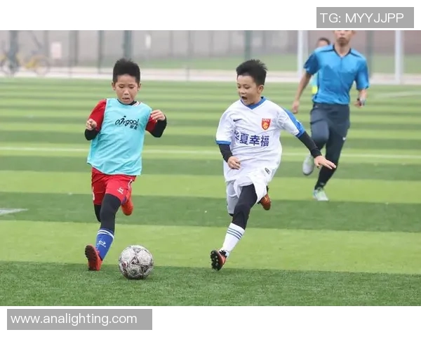 重庆足球队加速转型探索新路径推动地方足球发展与振兴